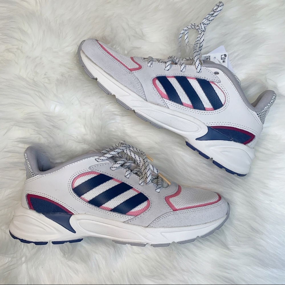 NWT Adidas 90s Valasion Sneakers